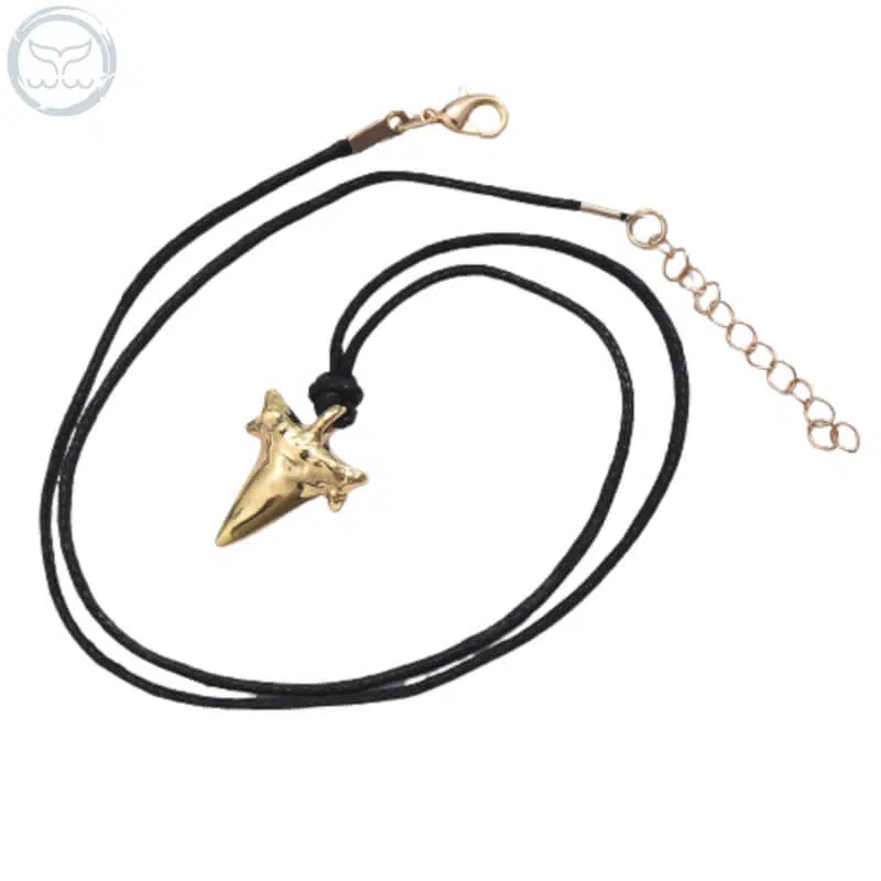 Collier dent de requin dore Gold Shark Tooth Necklace